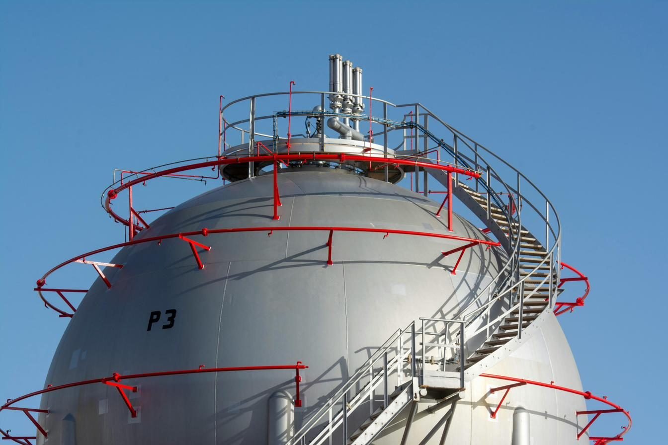 LNG Cargo Ship transit